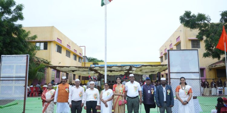 विद्यार्थ्यांनी मोठी स्वप्ने पाहावीत. – डॉ दिप्ती पायघन