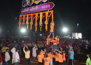 तरूणींच्या साहसाला सलाम…   