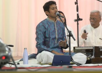 विदेशात दुमदुमले जळगावच्या दिशांतचे अभंगगायन