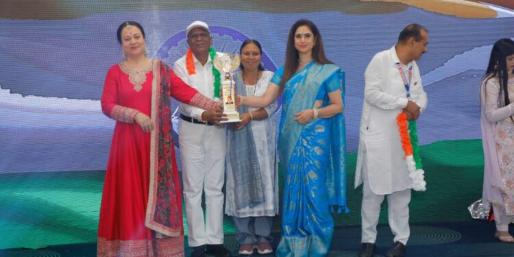 हरियाणा येथे प्रा.संजय मोरे राष्ट्ररत्न राष्ट्रीय पुरस्काराने सन्मानित