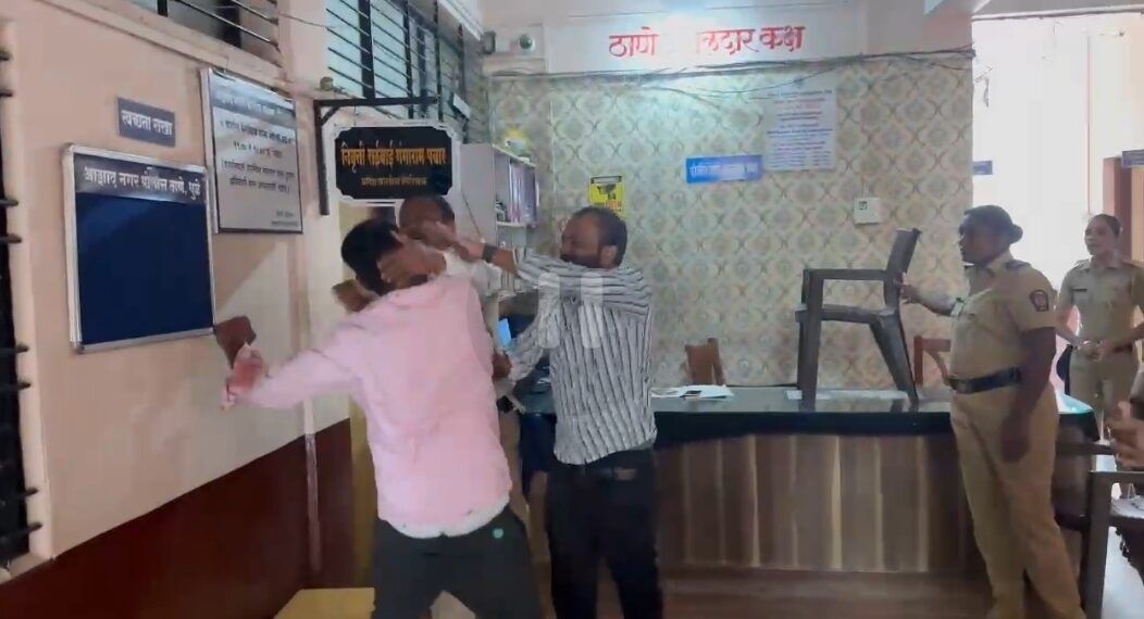 सट्टेबाजाचा पोलिसांवर हल्ला…