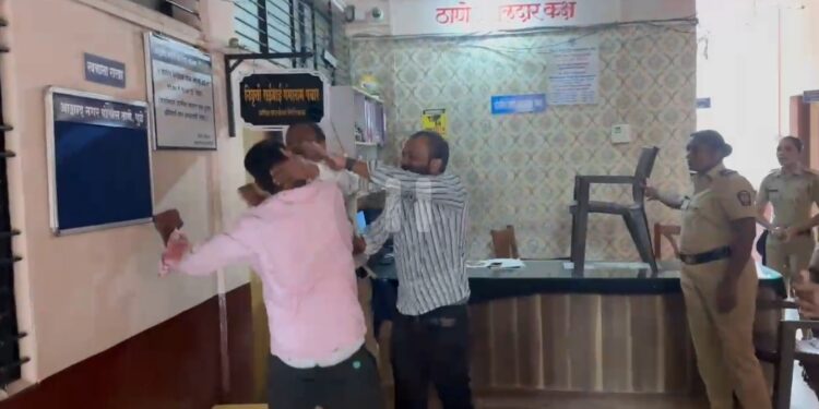 सट्टेबाजाचा पोलिसांवर हल्ला…