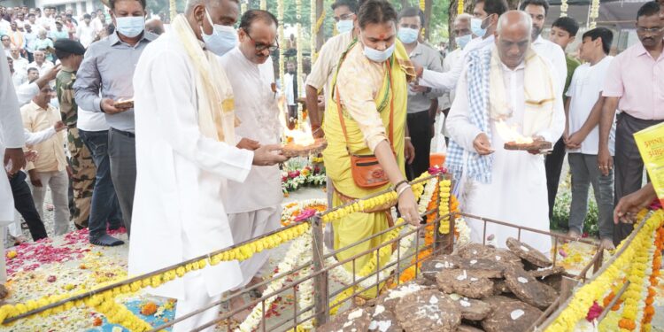स्व. गोदावरी आई पाटील अनंतात विलीन