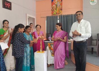 मू. जे. महाविद्यालात युवती सभेचे उद्घाटन