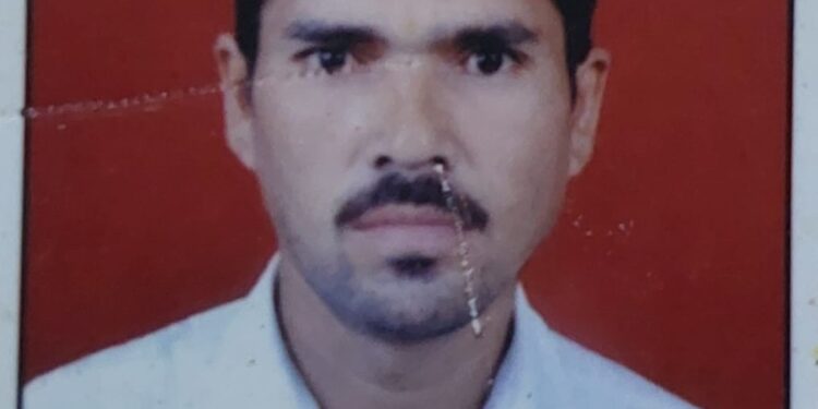 तरुणाची राहत्या घरी गळफास घेऊन आत्महत्या 