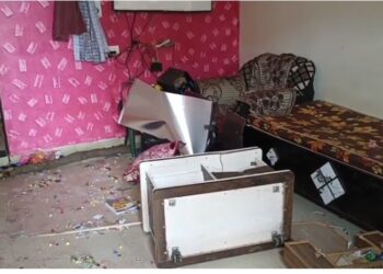 बिलवाडी खून प्रकरण : संशयितांच्या घरात वस्तूंची नासधूस करून दुचाकी जाळली, कारच्या काचा फोडल्या ! 