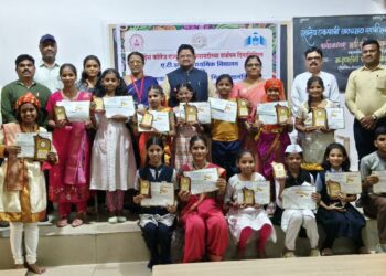 केसीईत शहर स्तरीय एकपात्री नाट्यछटा स्पर्धा संपन्न
