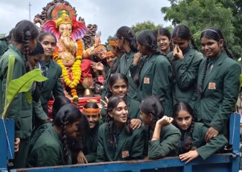 इम्पिरियल इंटरनॅशनल स्कूल मध्ये गणरायाला निरोप…..