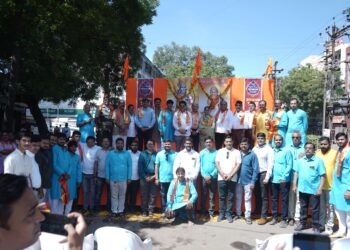 जळगावचा राजा नेहरू चौक मित्रमंडळातर्फे भारत माता, श्रीराम पूजनासह शस्त्रपूजन उत्साहात 