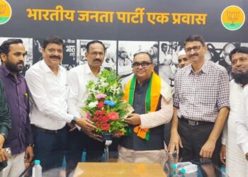 मुस्लिम समाजाने मुख्य प्रवाहात सामील व्हावे