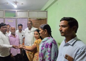 बारी ताईने परत केली १५ ग्राम सोन्याची अंगठी