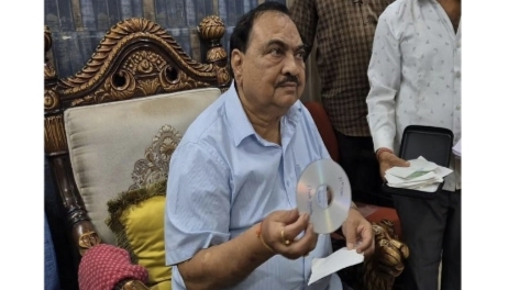 मुक्ताई बंगल्यातून कागदपत्रासह, ७ सीडी, पेनड्राईव्ह चोरी